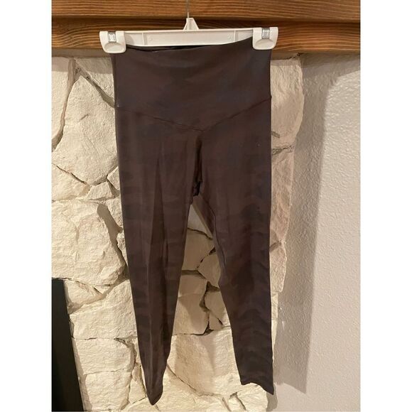 Aerie offline grey camo print leggings size M - Picture 1 of 4